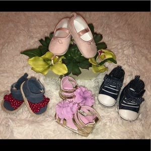 4 pairs of Crib Shoes